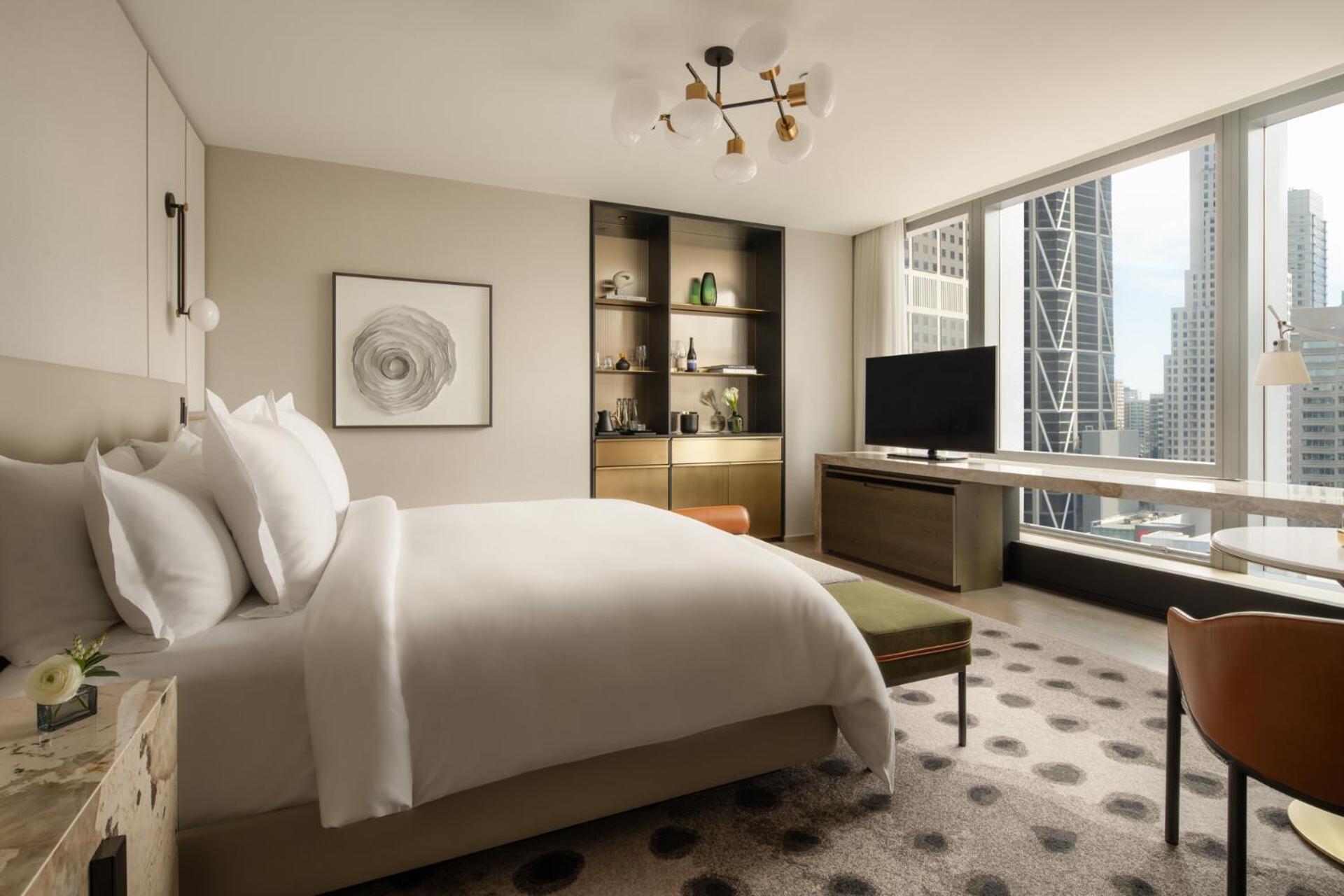 FOUR SEASONS HOTEL TORONTO